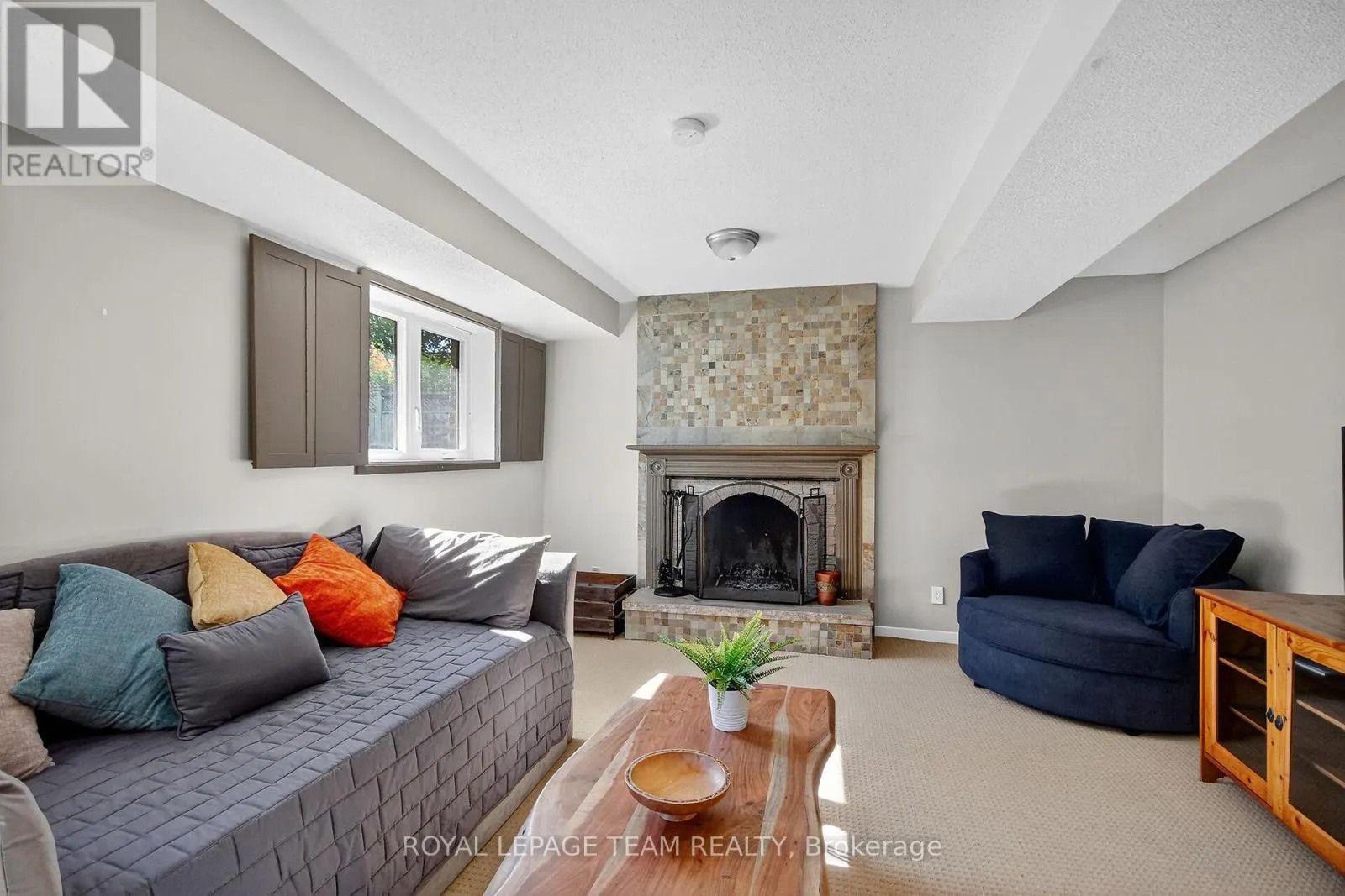 1079 CHRISTOPHER DRIVE
