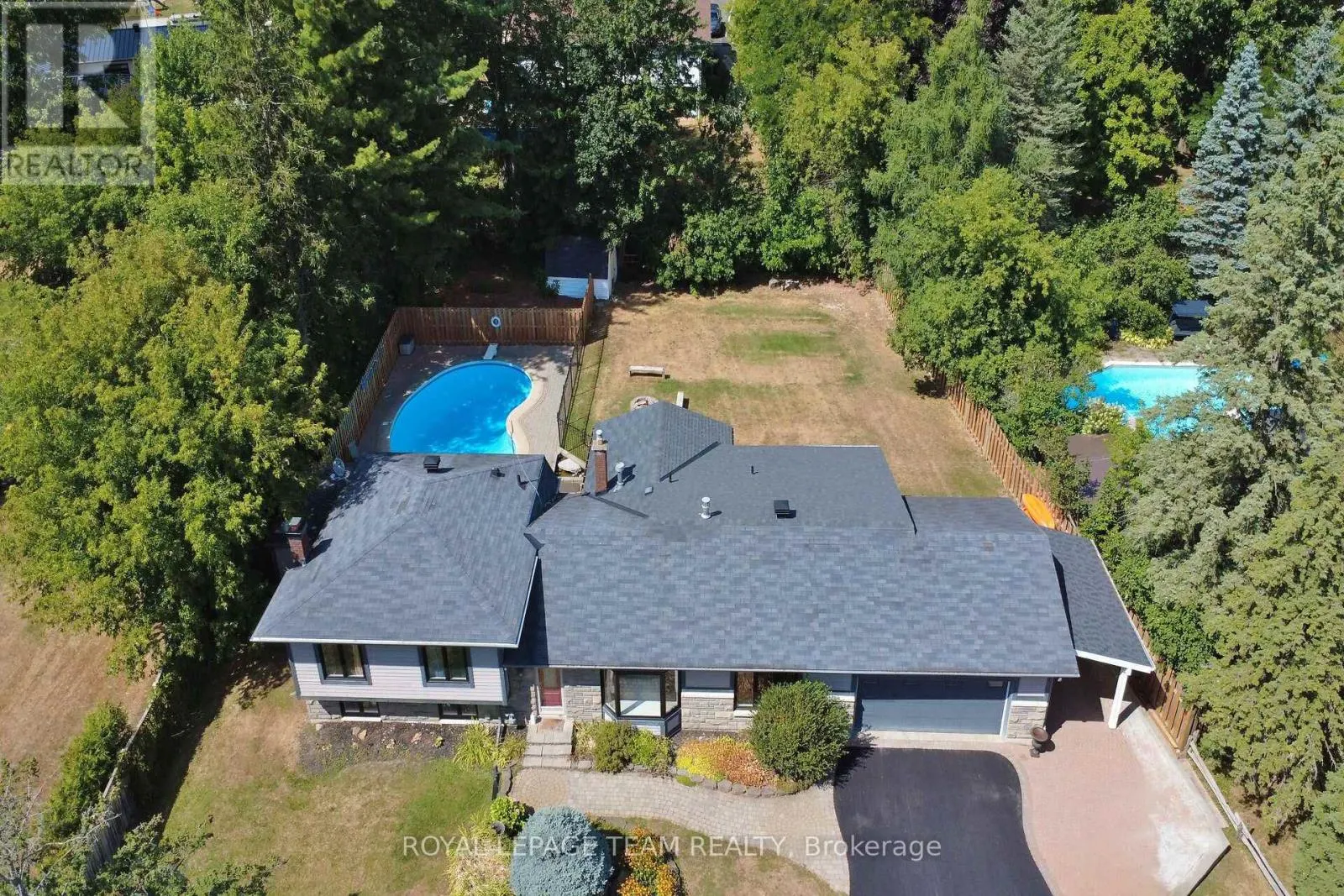 1079 CHRISTOPHER DRIVE