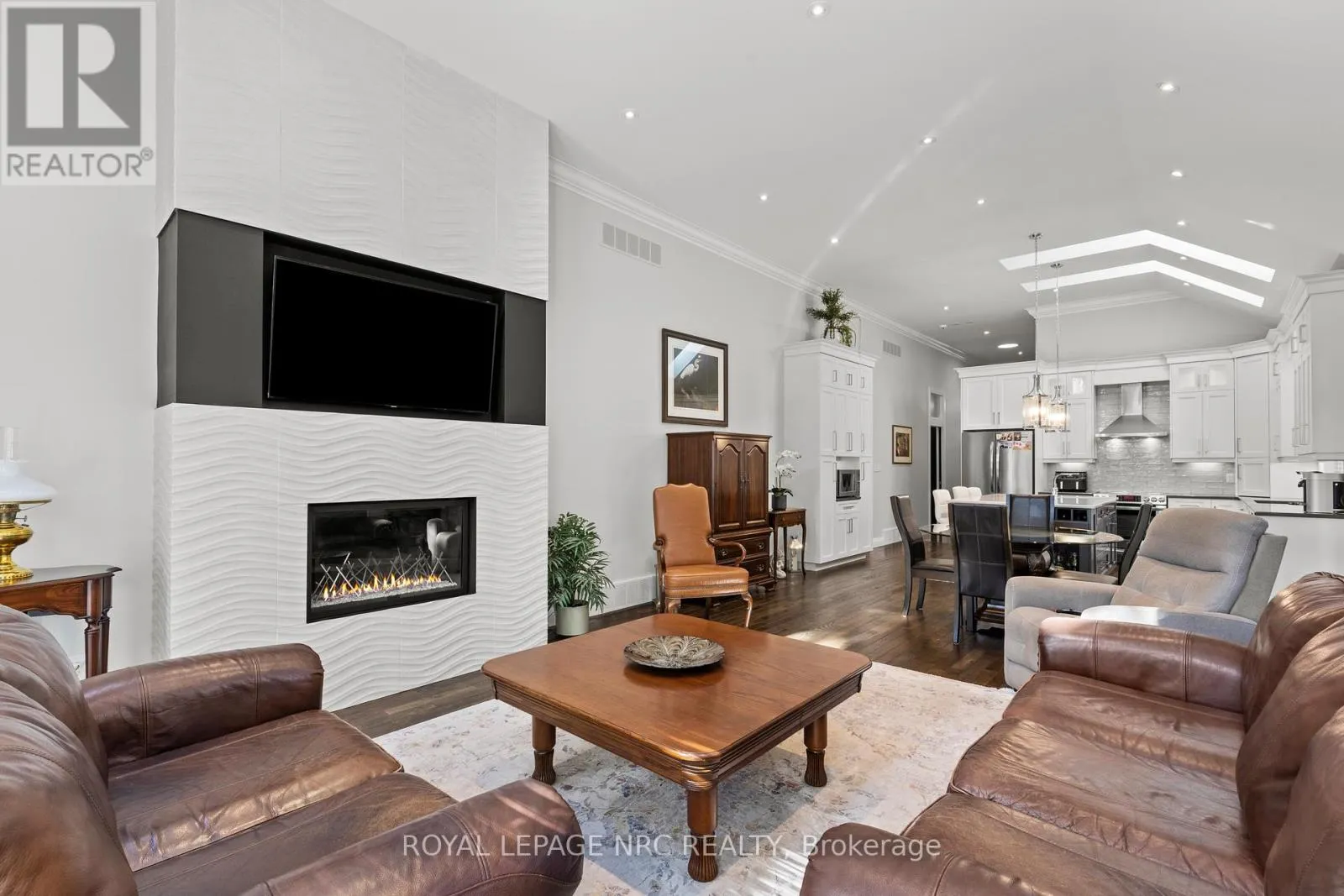 12 DAVID LOWREY COURT