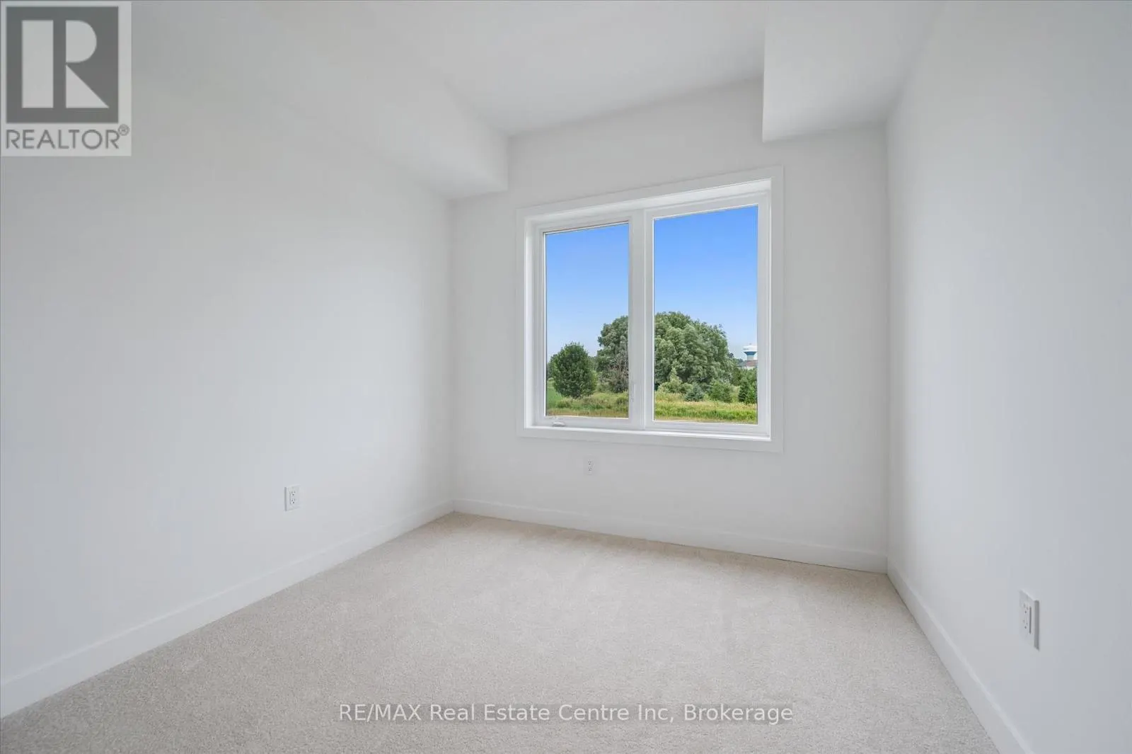 6 - 940 ST DAVID STREET N, #6