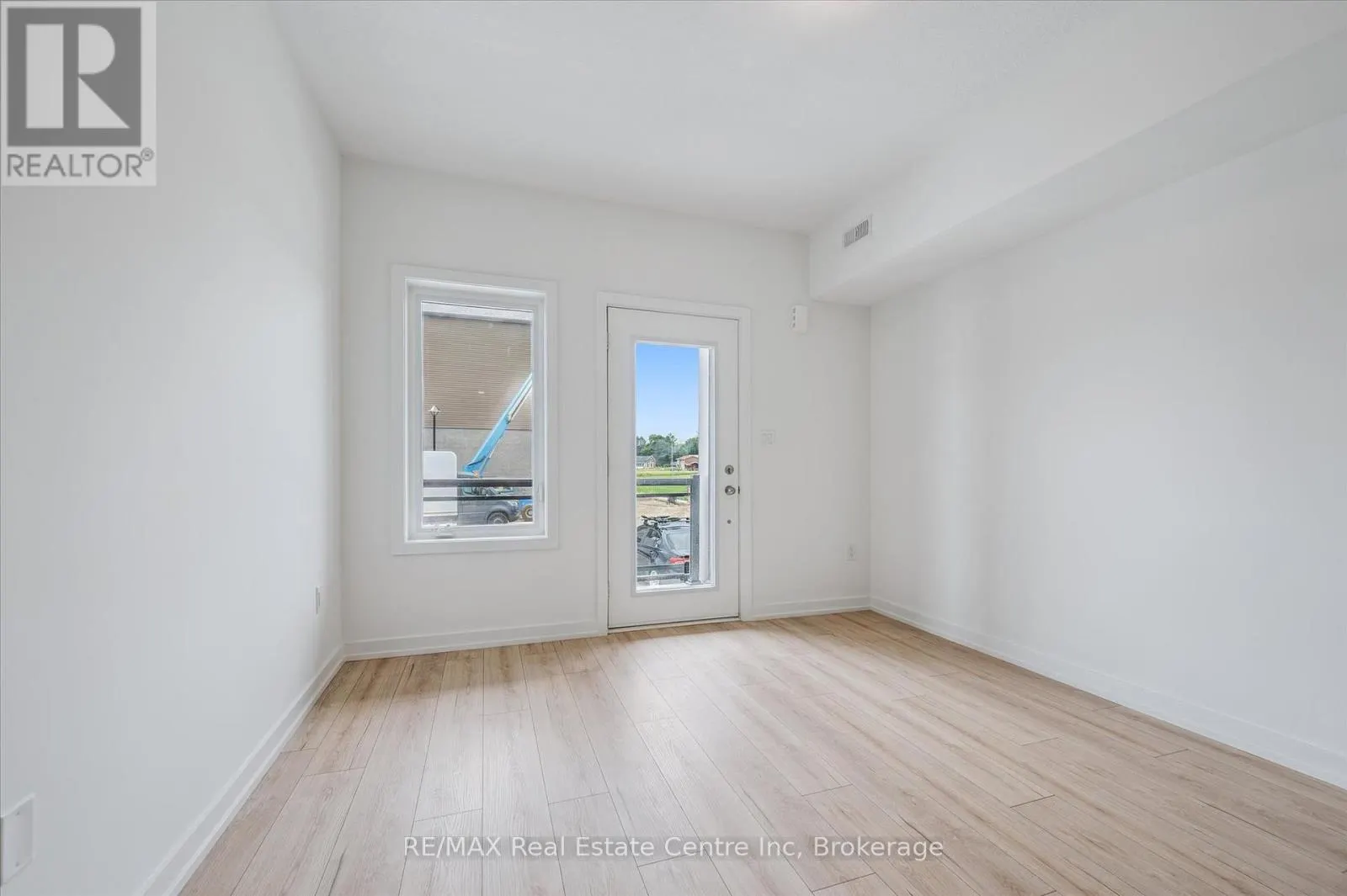 6 - 940 ST DAVID STREET N, #6