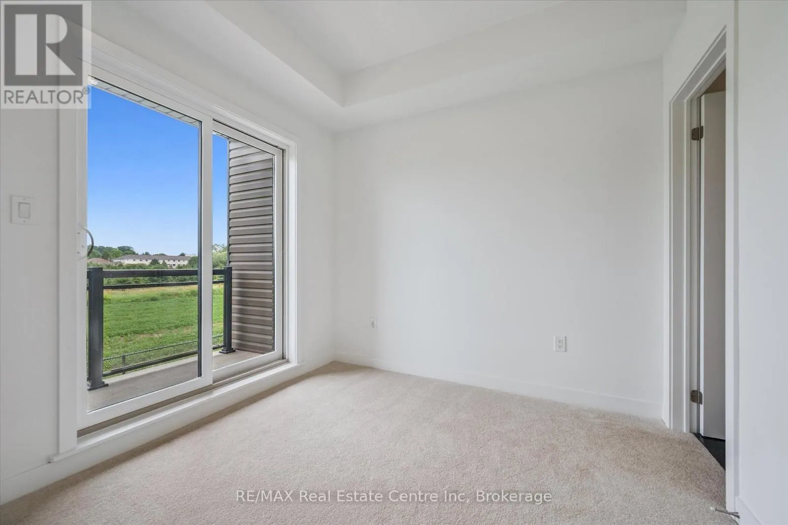 6 - 940 ST DAVID STREET N, #6