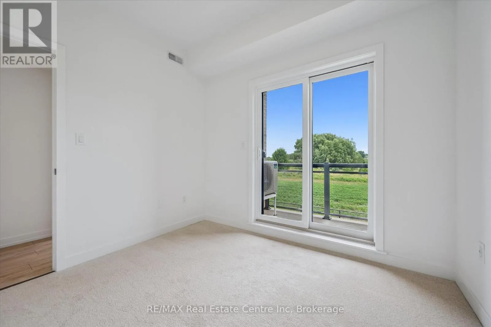 6 - 940 ST DAVID STREET N, #6