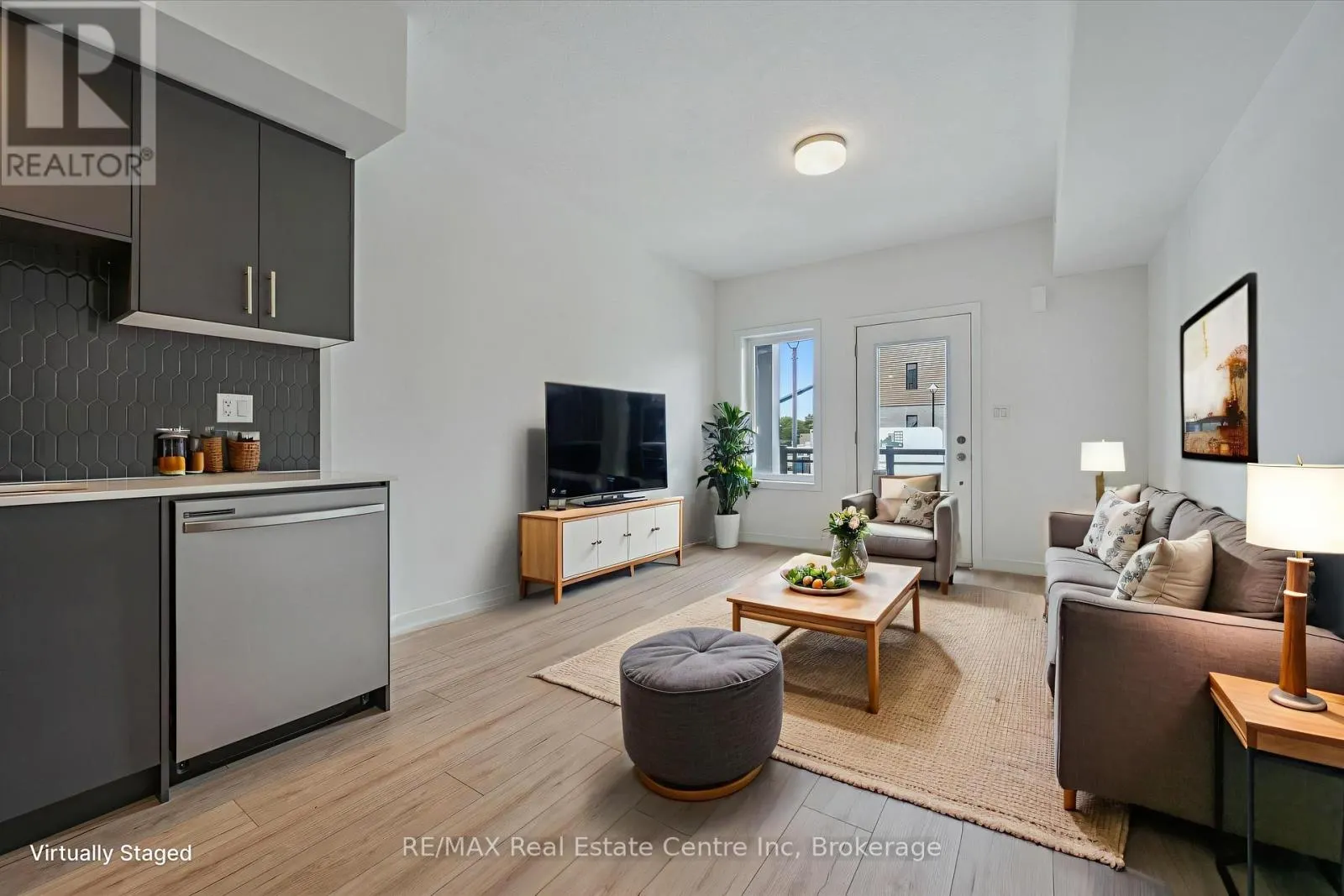 6 - 940 ST DAVID STREET N, #6