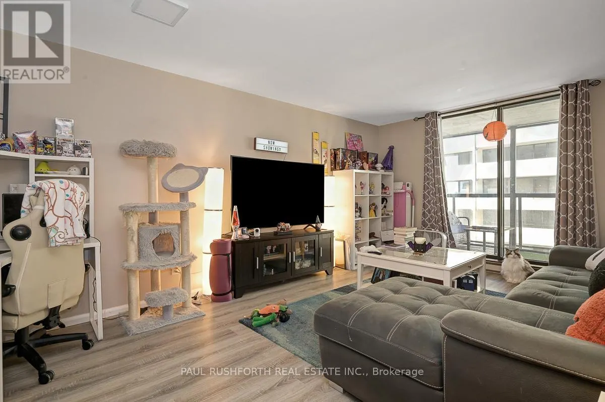 1703 - 475 LAURIER AVENUE W