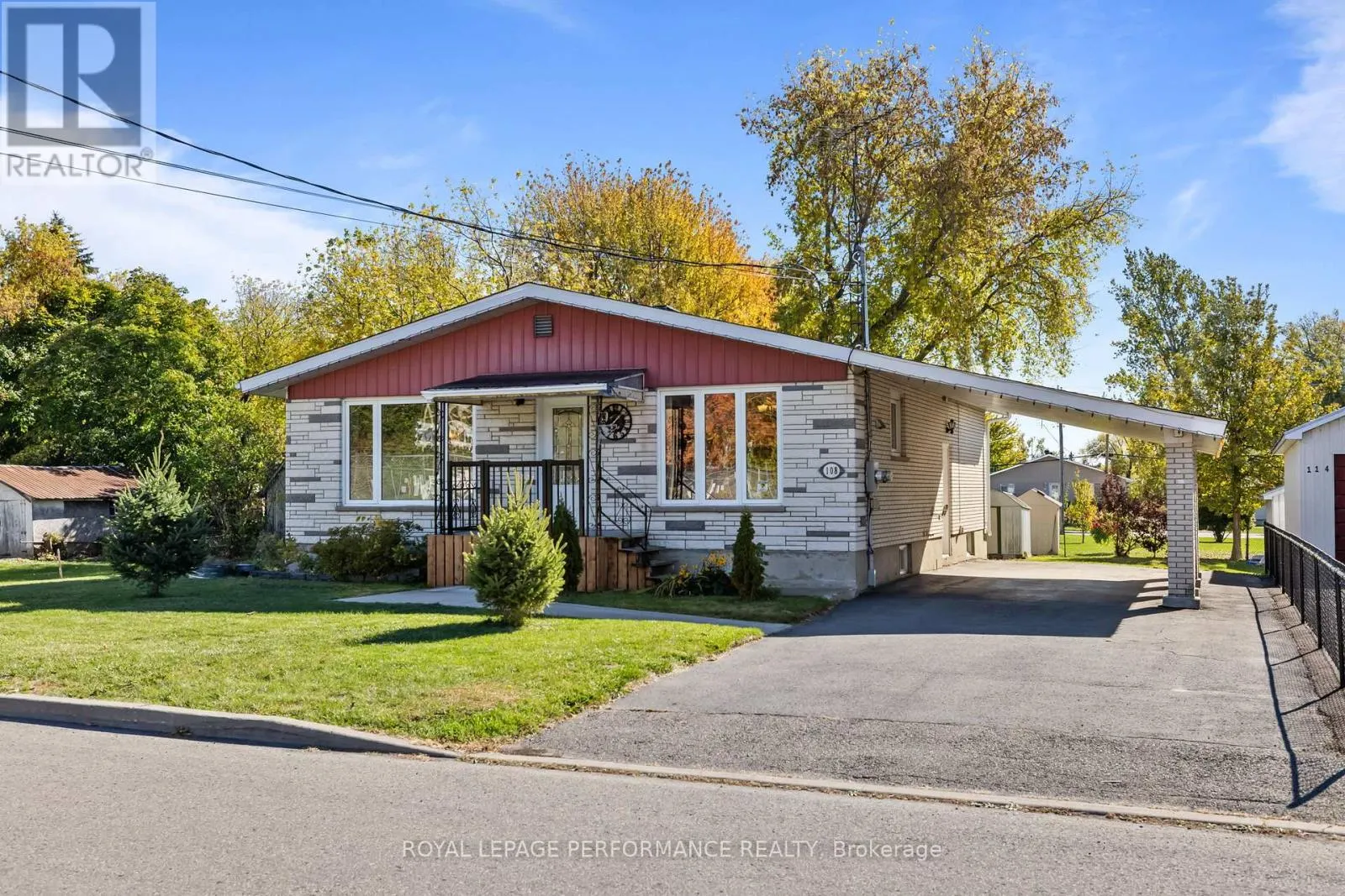 108 ELGIN STREET W