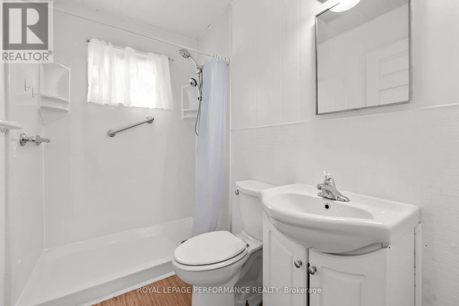 108 ELGIN STREET W