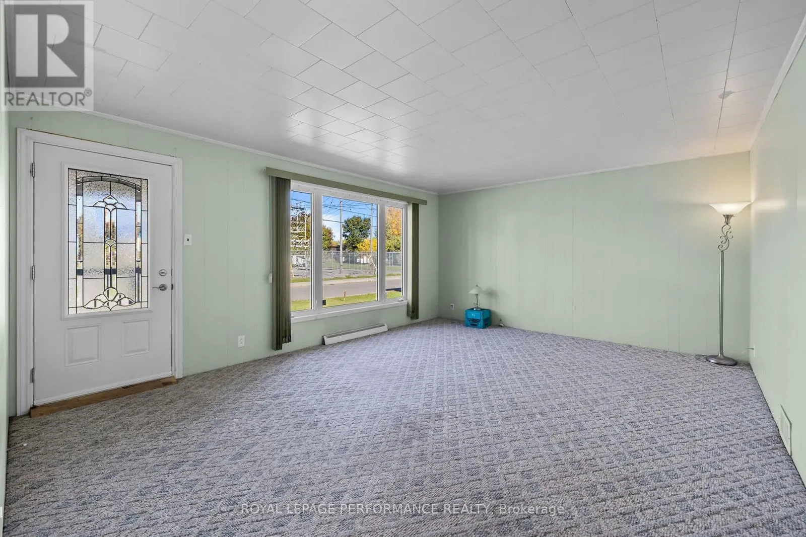 108 ELGIN STREET W