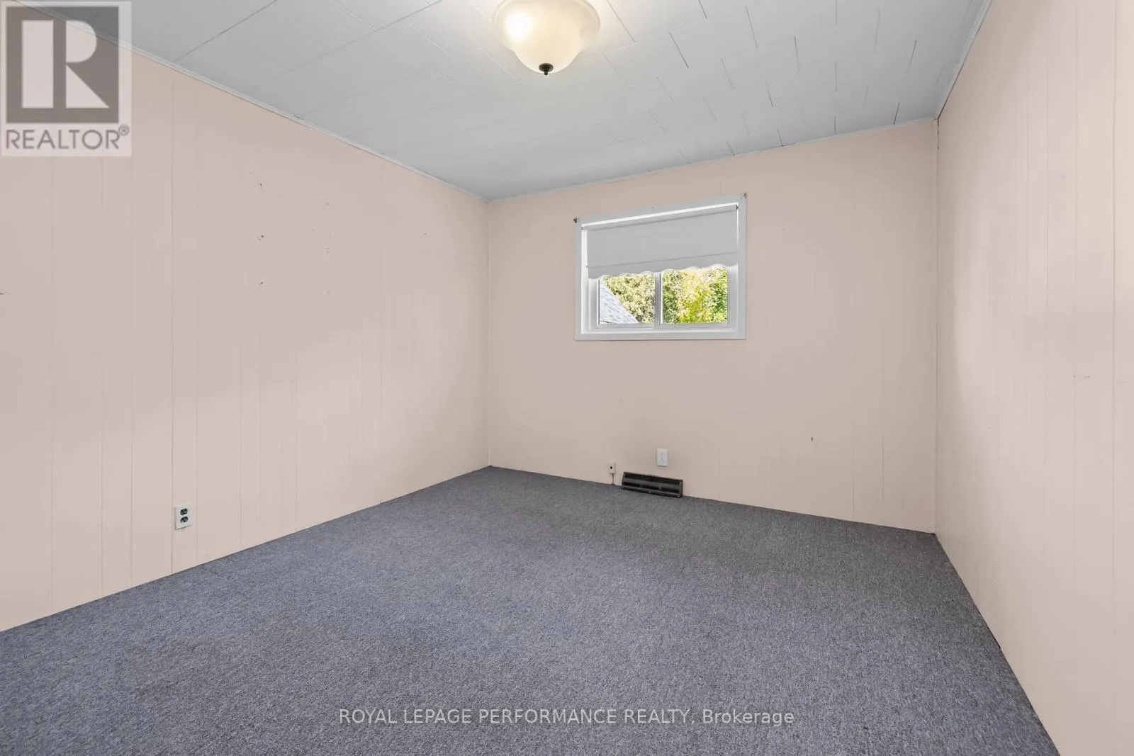 108 ELGIN STREET W