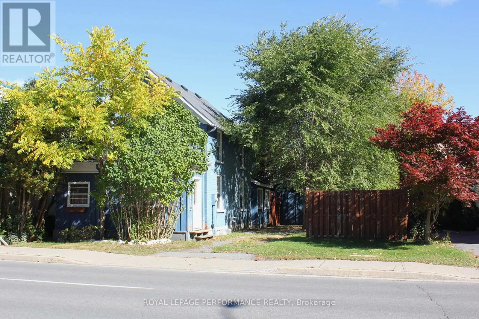 125 AUGUSTUS STREET S