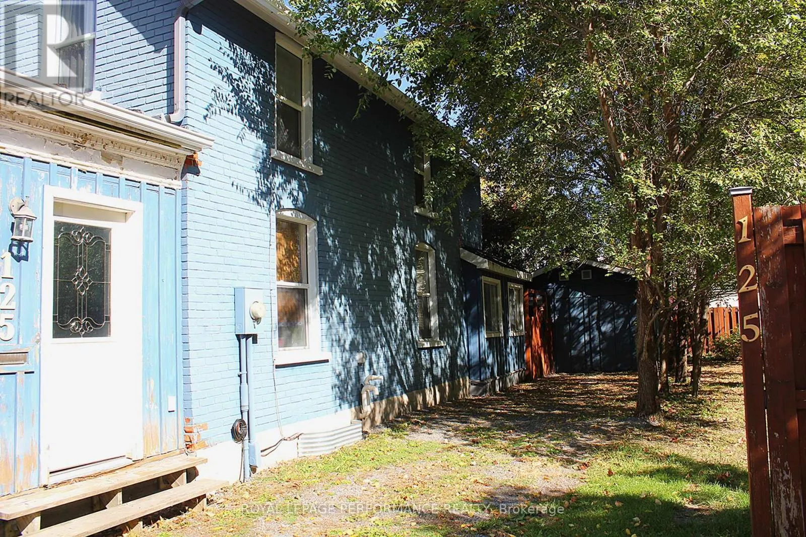 125 AUGUSTUS STREET S