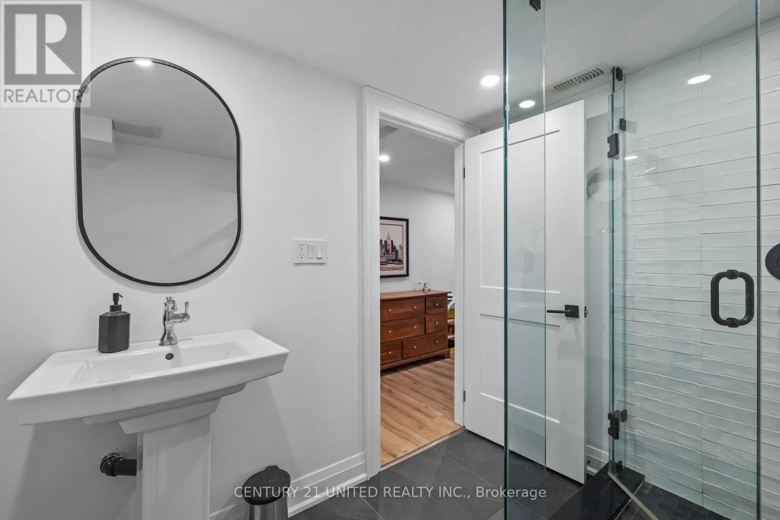 753 CHESTERFIELD AVENUE