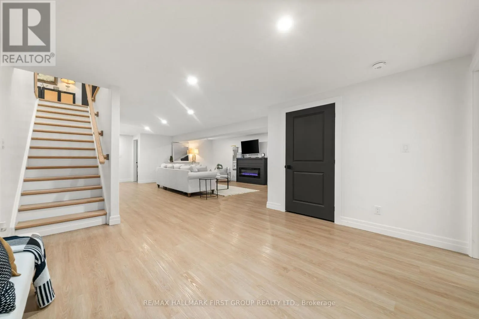 376 WHITES ROAD