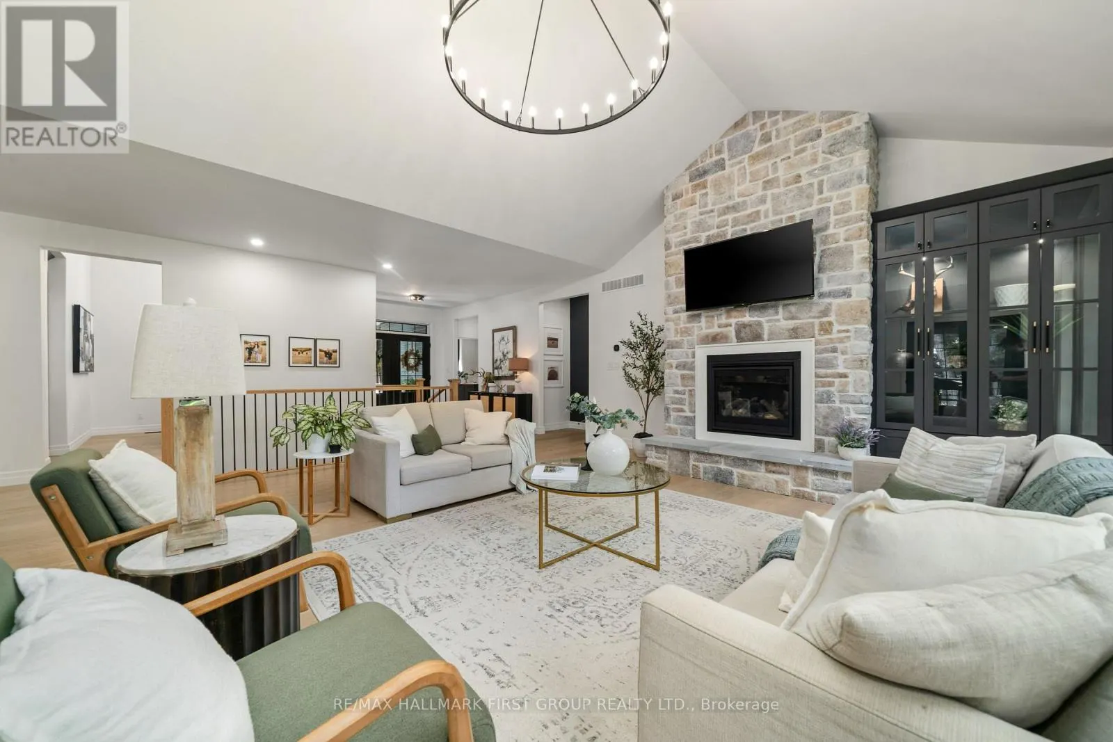 376 WHITES ROAD