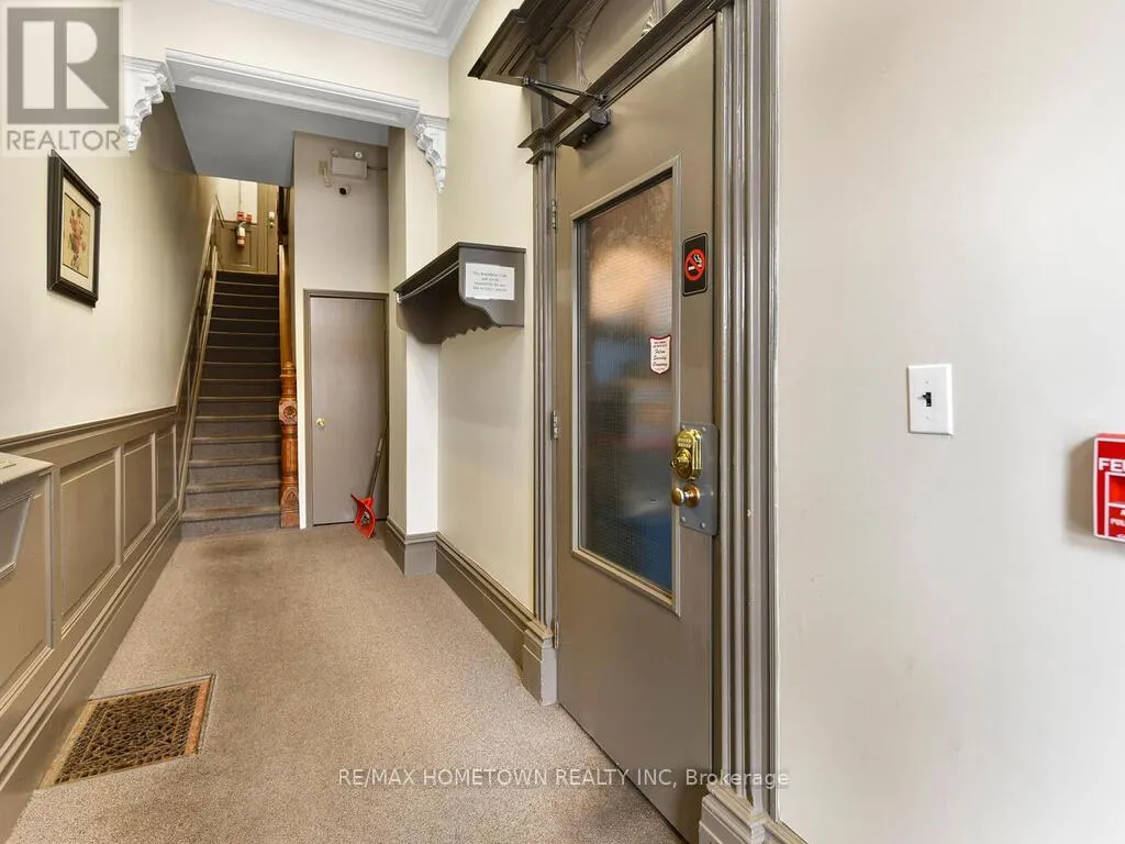 64 KING STREET E