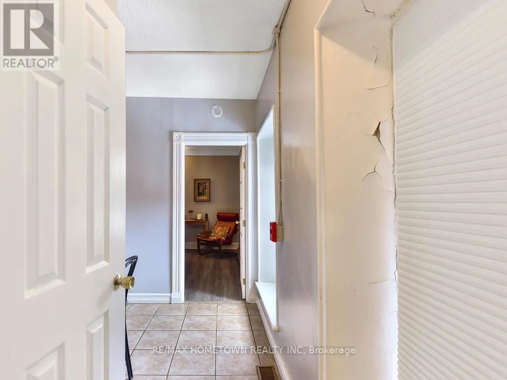 64 KING STREET E