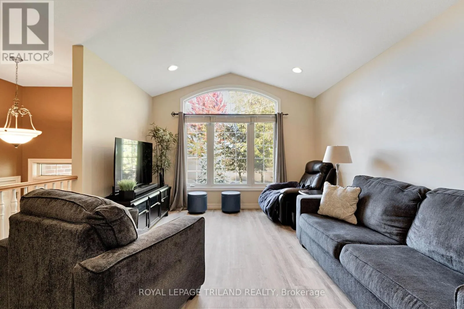 3805 TRILLIUM DRIVE