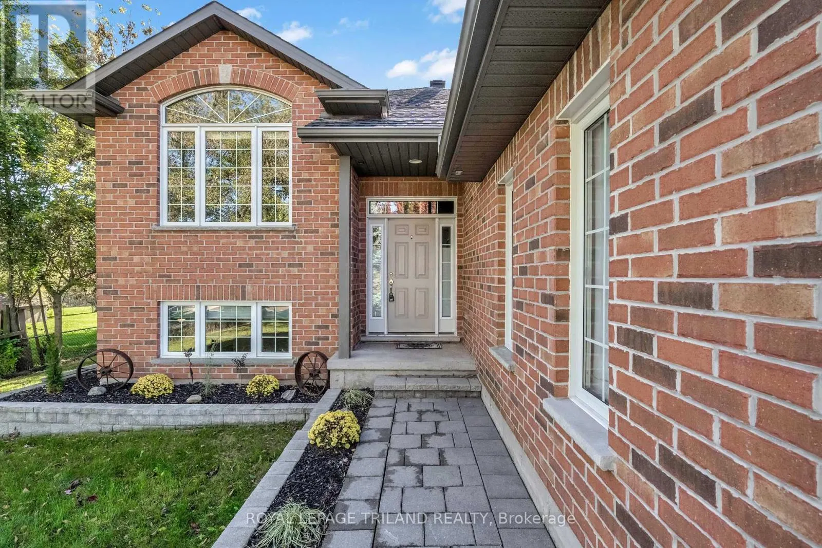 3805 TRILLIUM DRIVE
