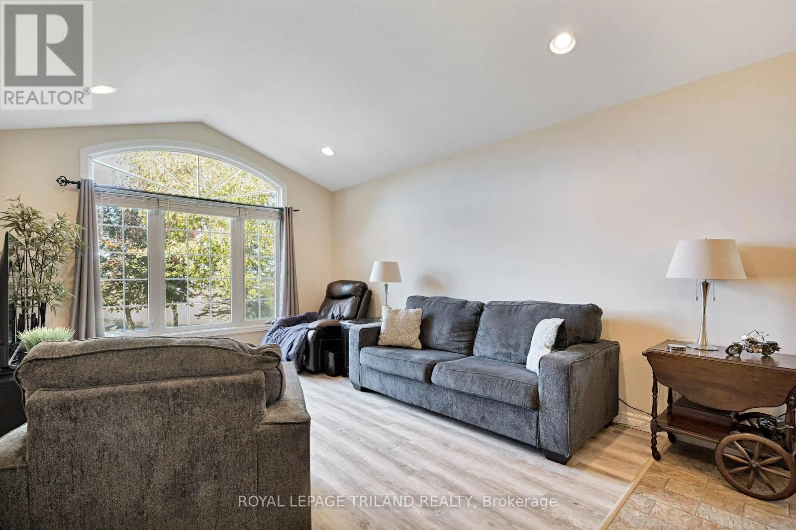 3805 TRILLIUM DRIVE