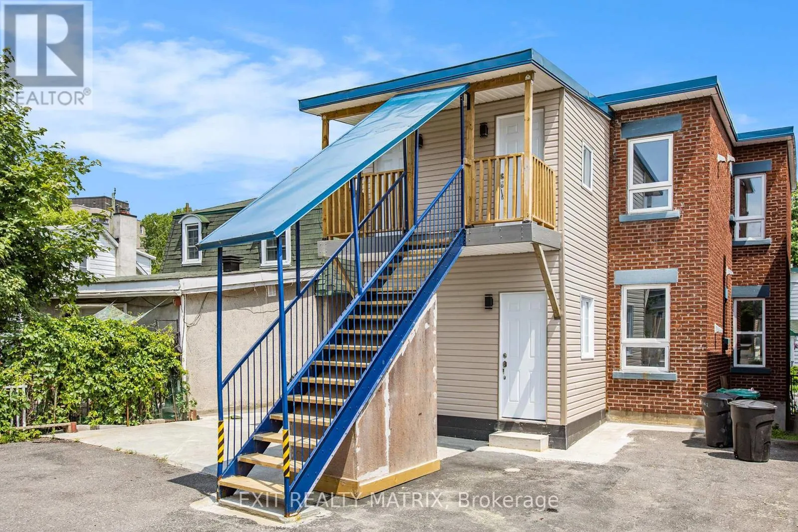 2 - 258 PARK STREET