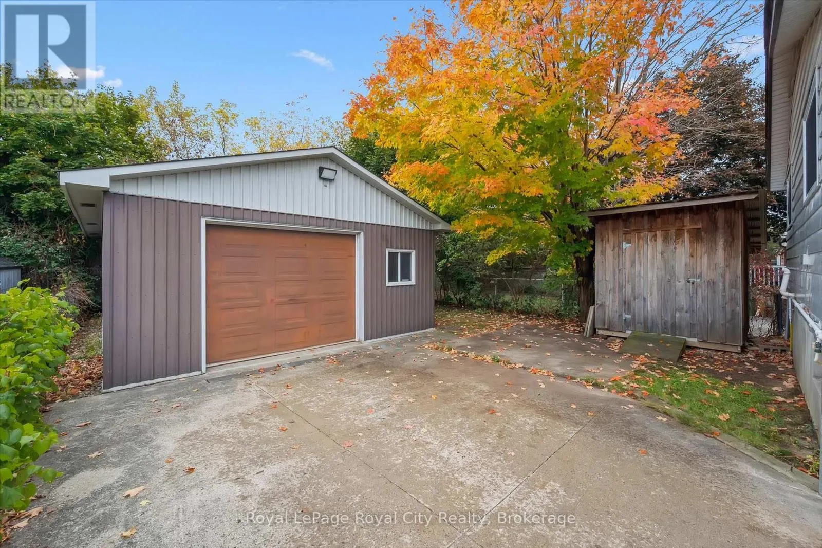 24 HOOPER STREET