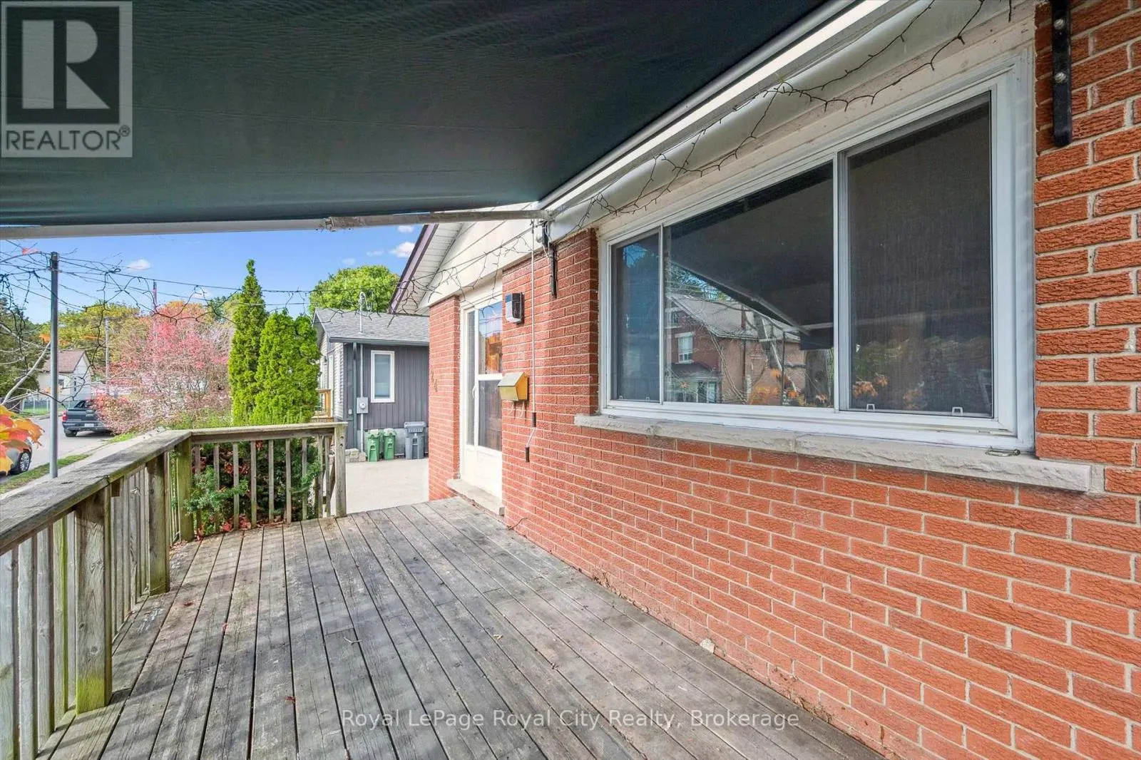 24 HOOPER STREET