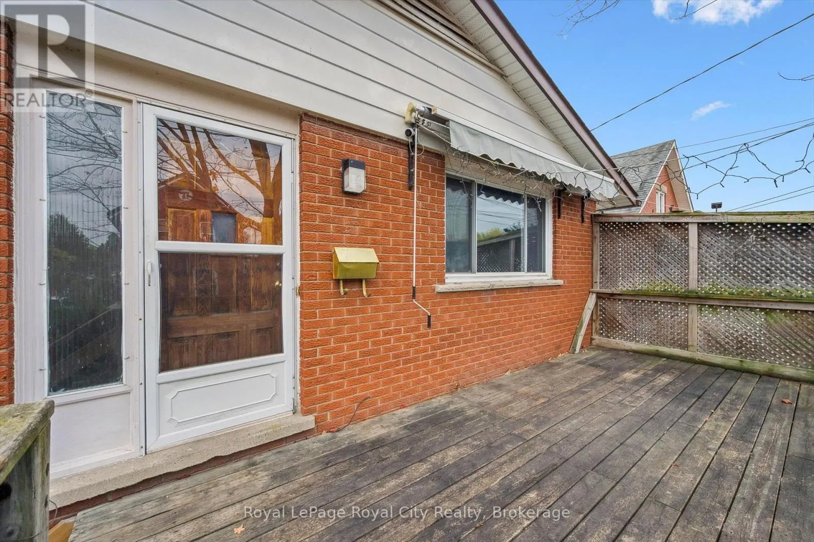 24 HOOPER STREET