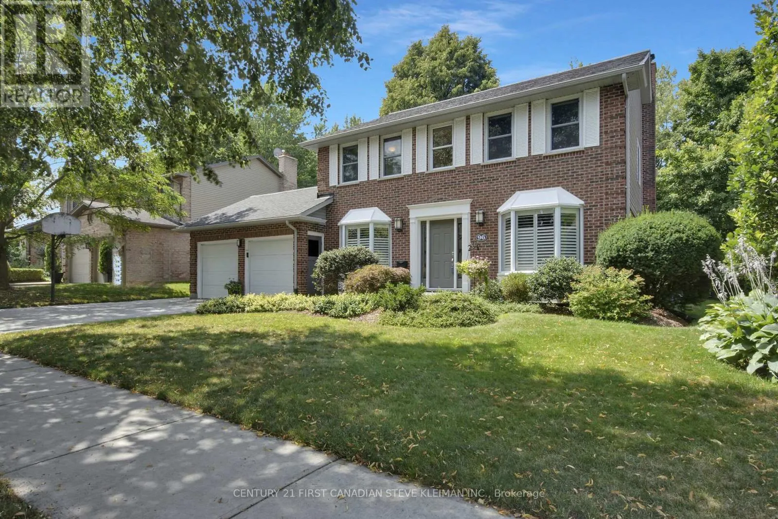 96 MERIDENE CRESCENT W
