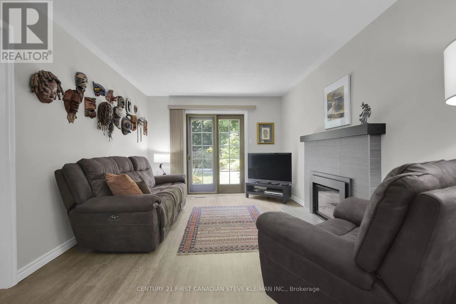 96 MERIDENE CRESCENT W