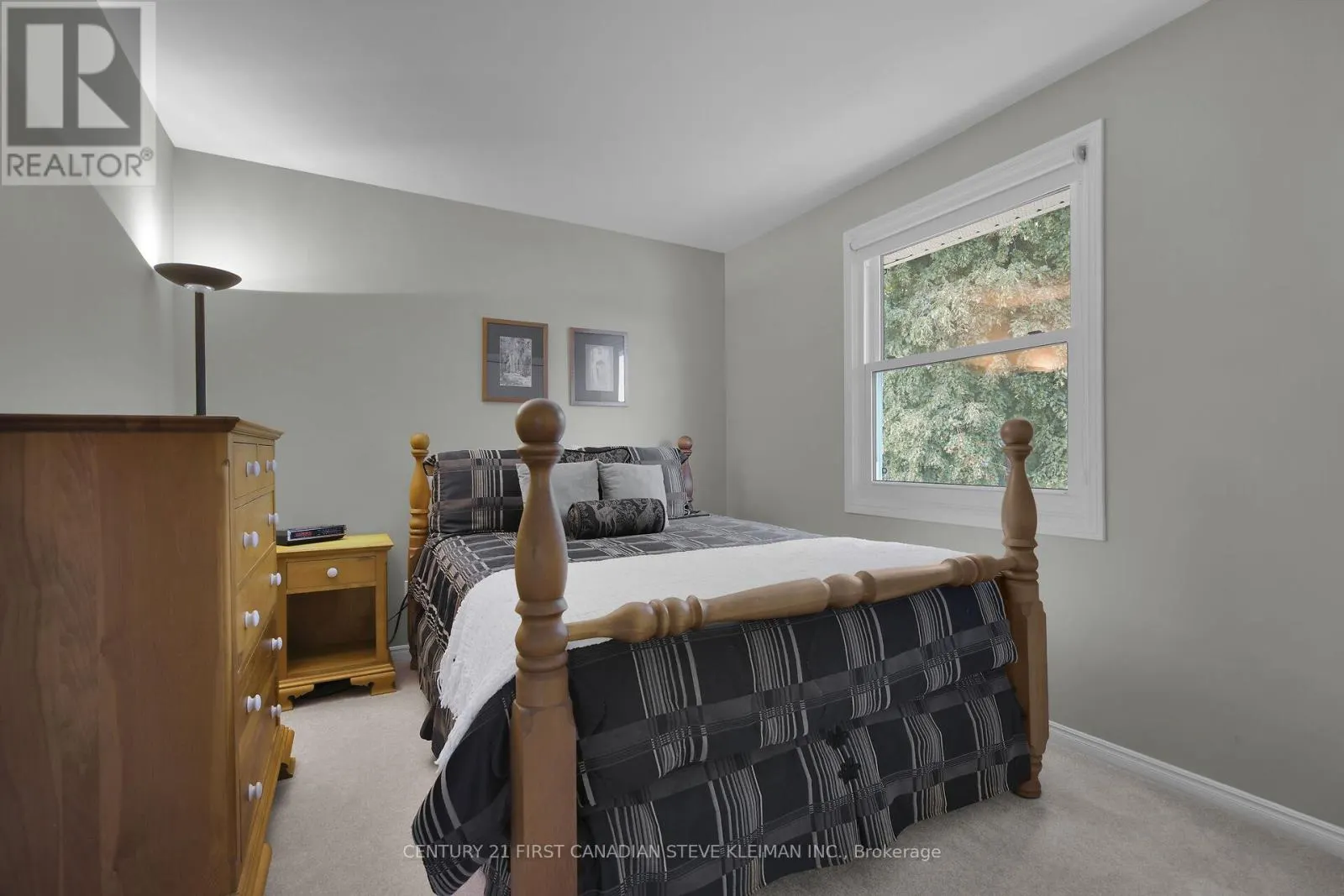 96 MERIDENE CRESCENT W