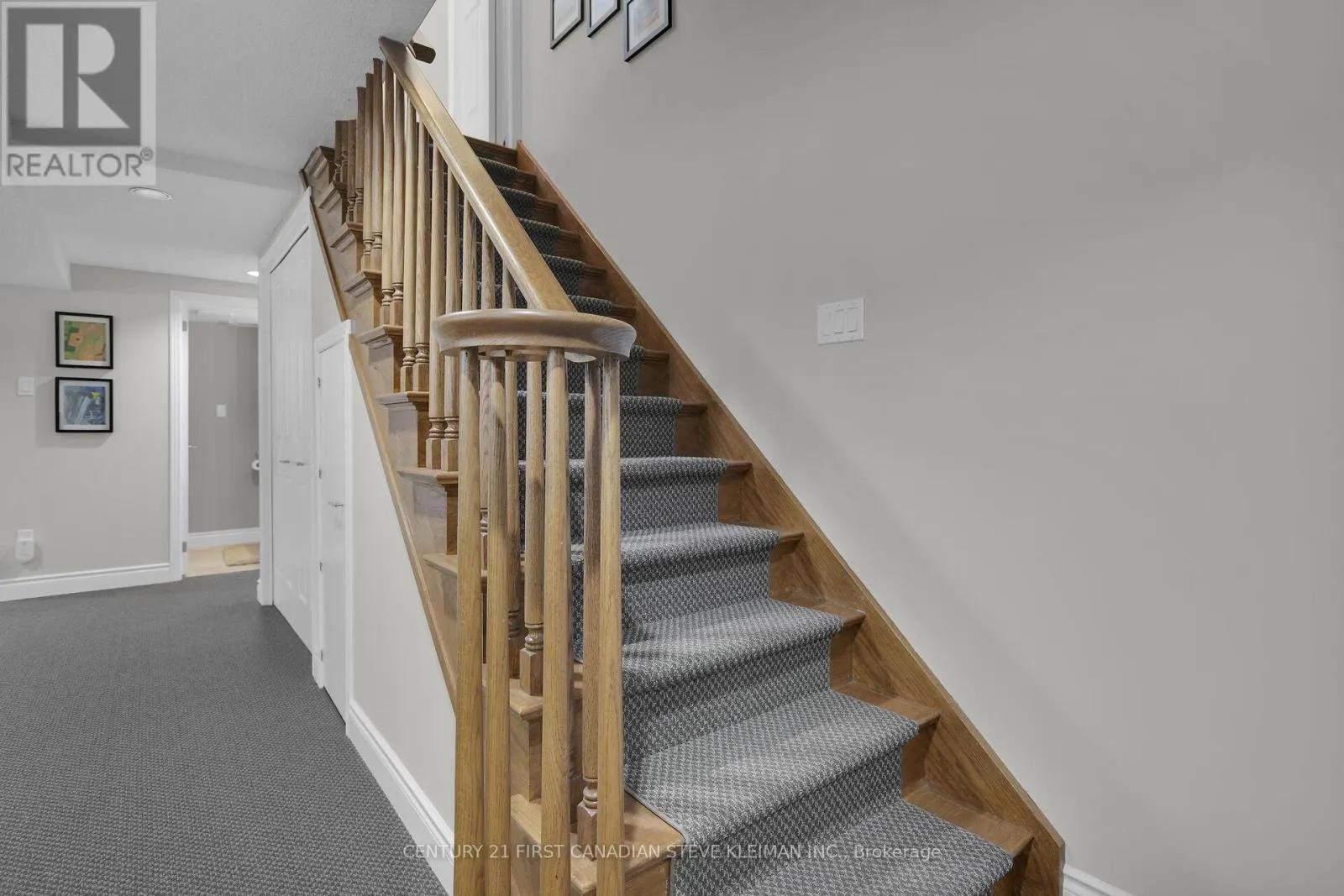 96 MERIDENE CRESCENT W