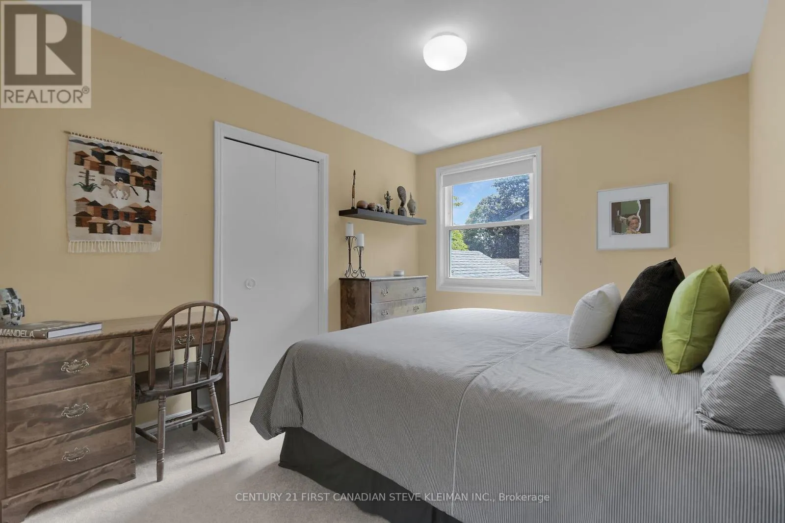 96 MERIDENE CRESCENT W