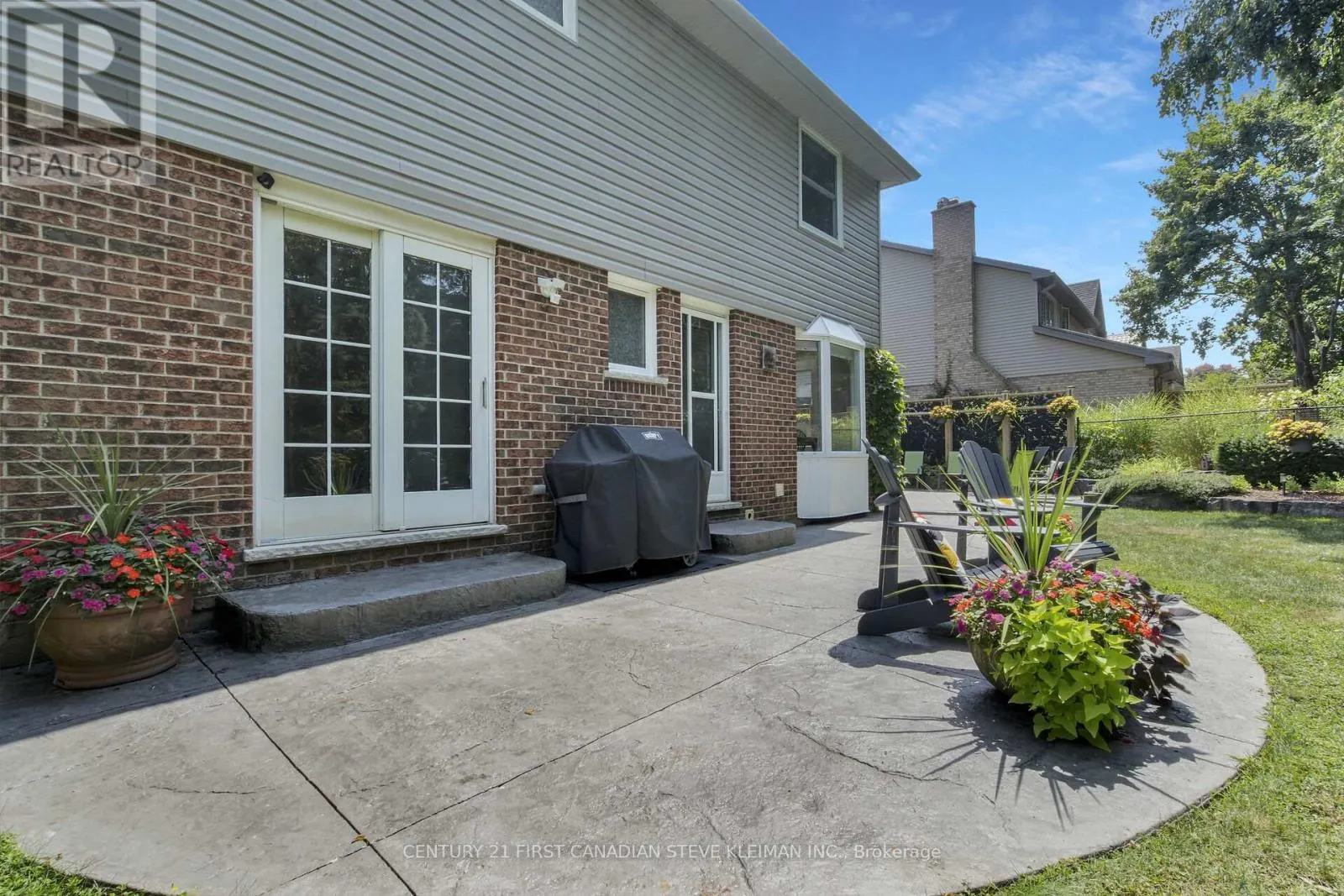 96 MERIDENE CRESCENT W