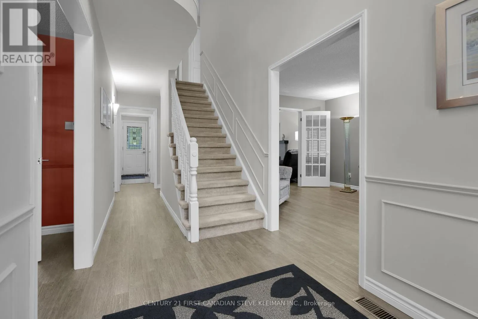 96 MERIDENE CRESCENT W