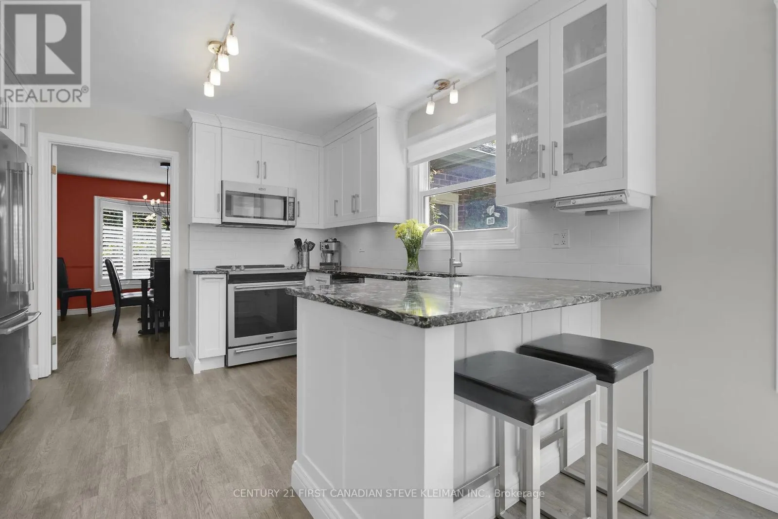 96 MERIDENE CRESCENT W