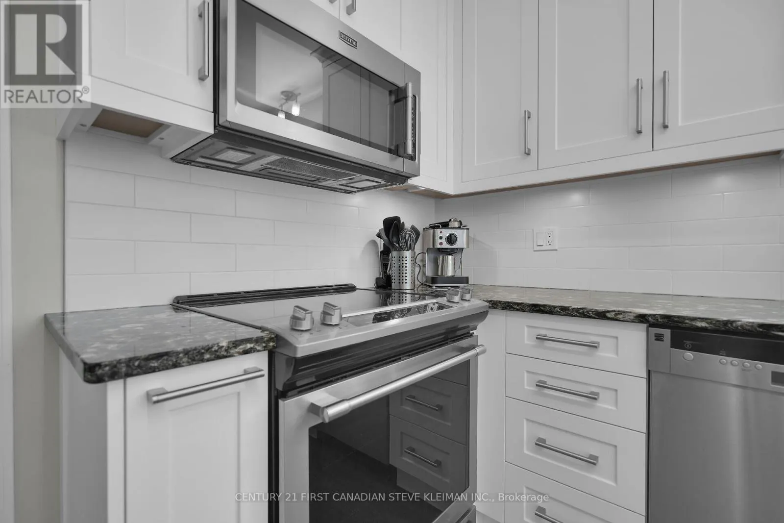 96 MERIDENE CRESCENT W