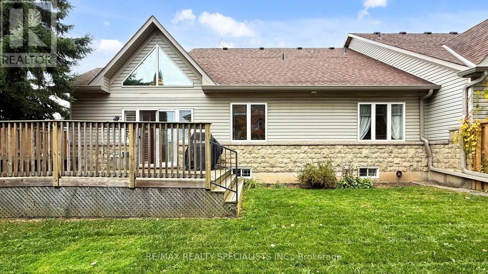 1 - 212 STONEHENGE DRIVE
