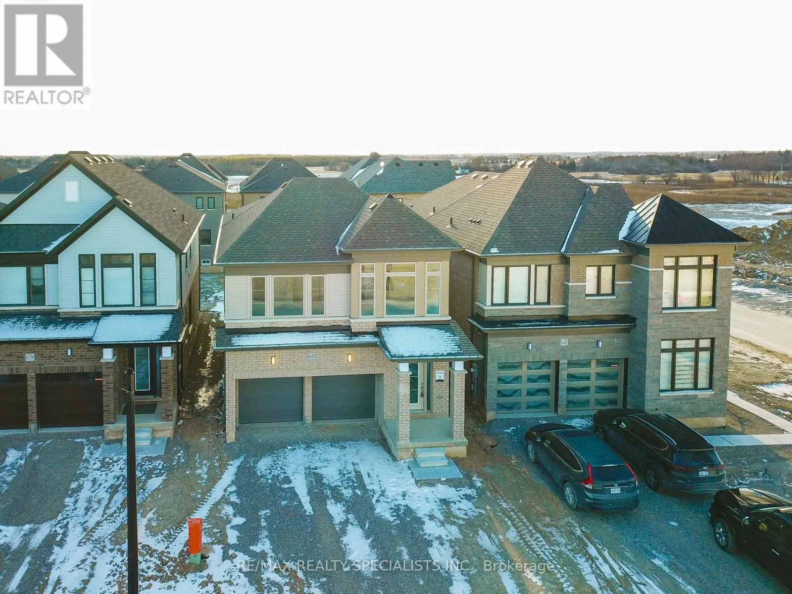 643 WINDWOOD DRIVE