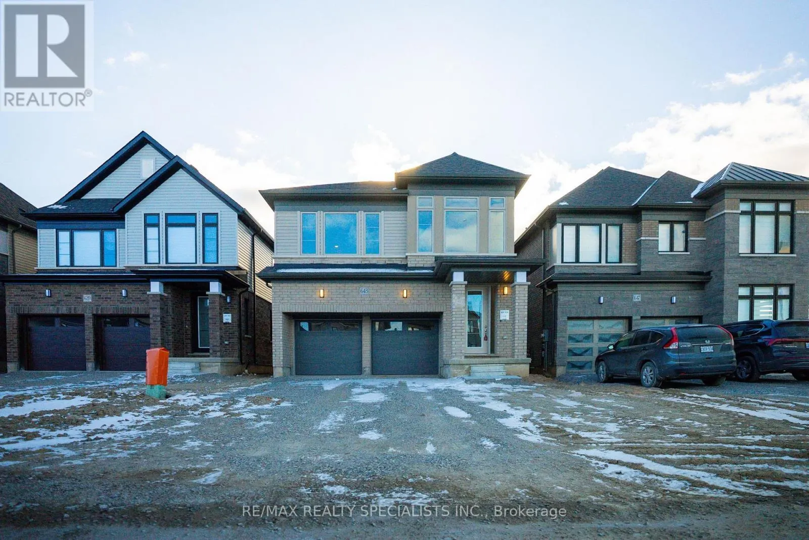 643 WINDWOOD DRIVE