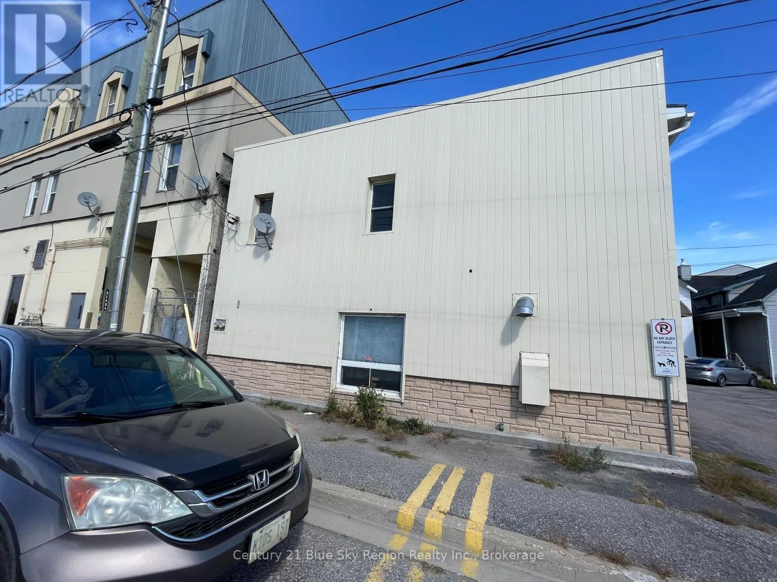 415/423 MAIN STREET E