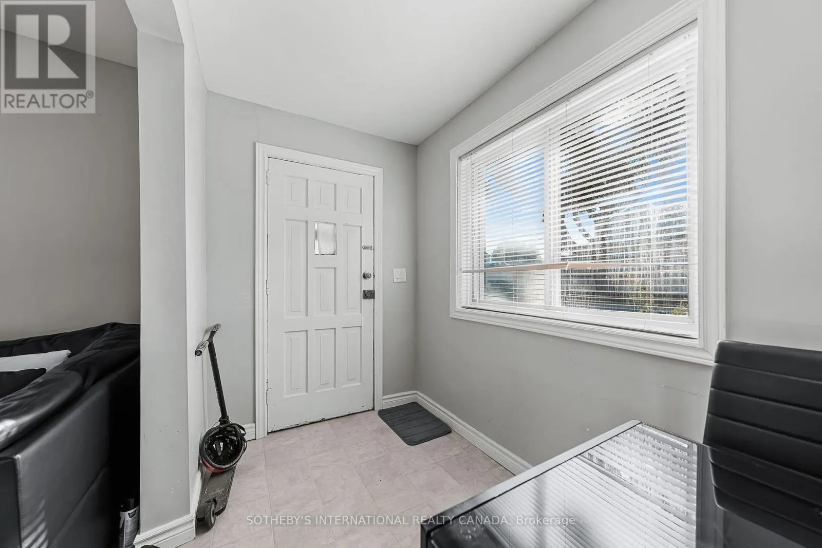 15 GRANTHAM AVENUE