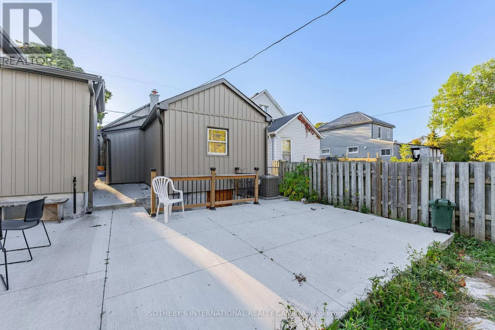 15 GRANTHAM AVENUE