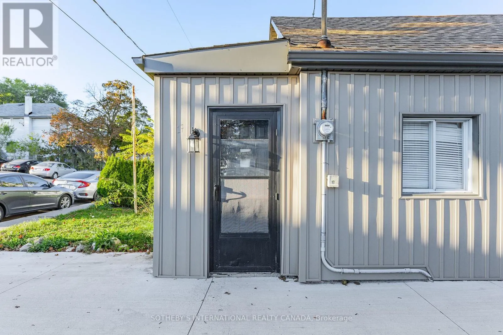 15 GRANTHAM AVENUE