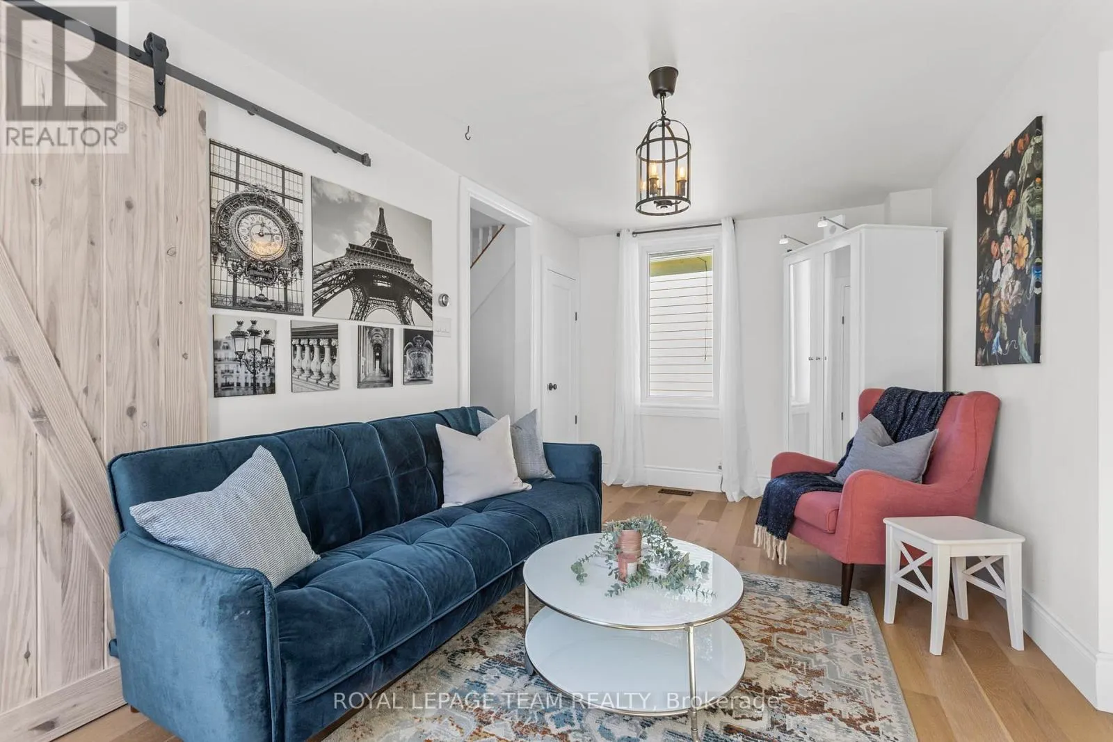 107 QUEEN STREET N