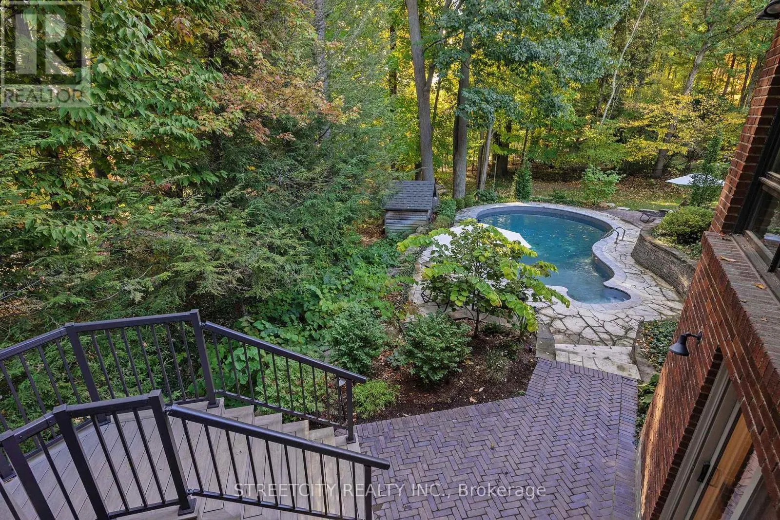 46 FOXBOROUGH GROVE