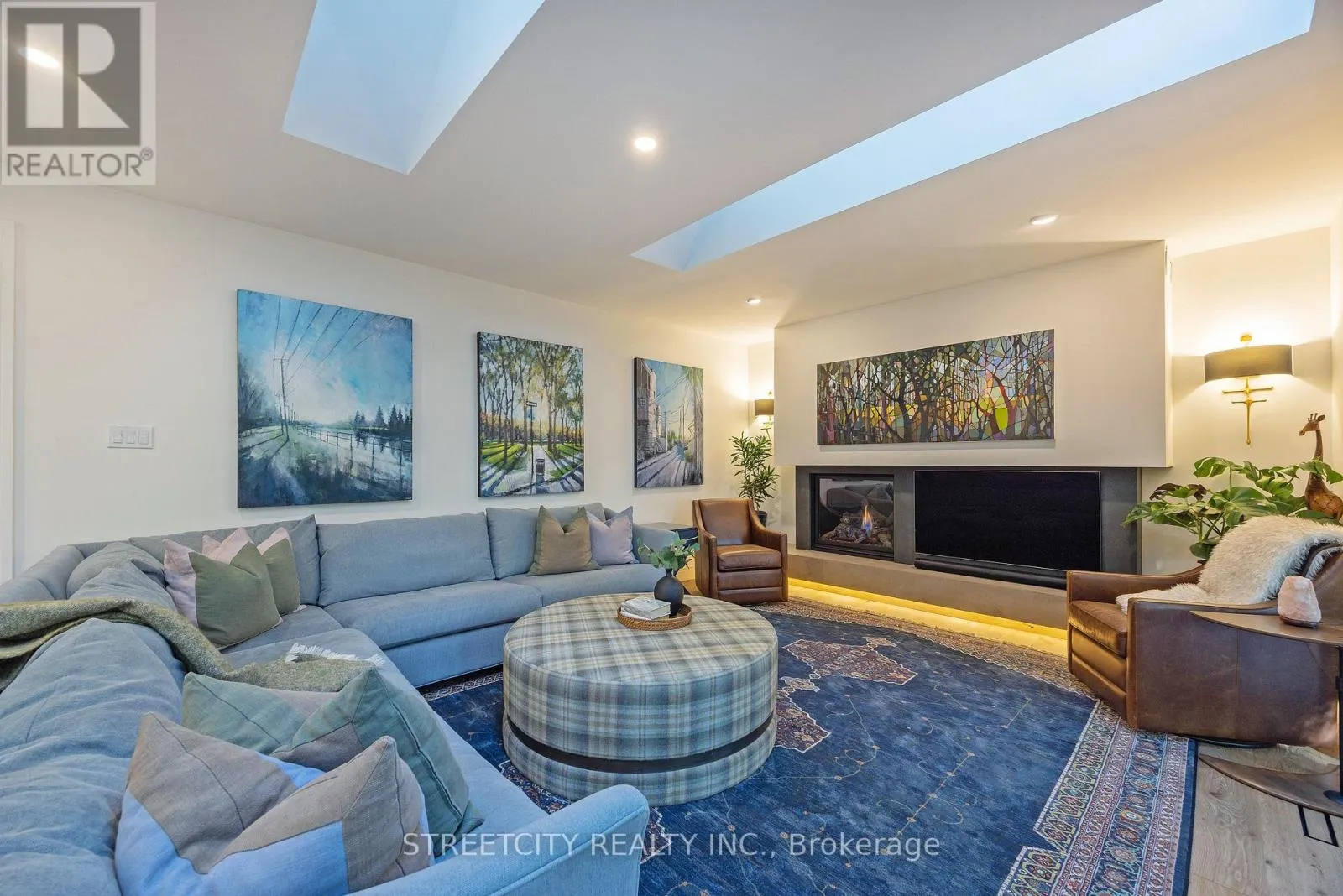 46 FOXBOROUGH GROVE