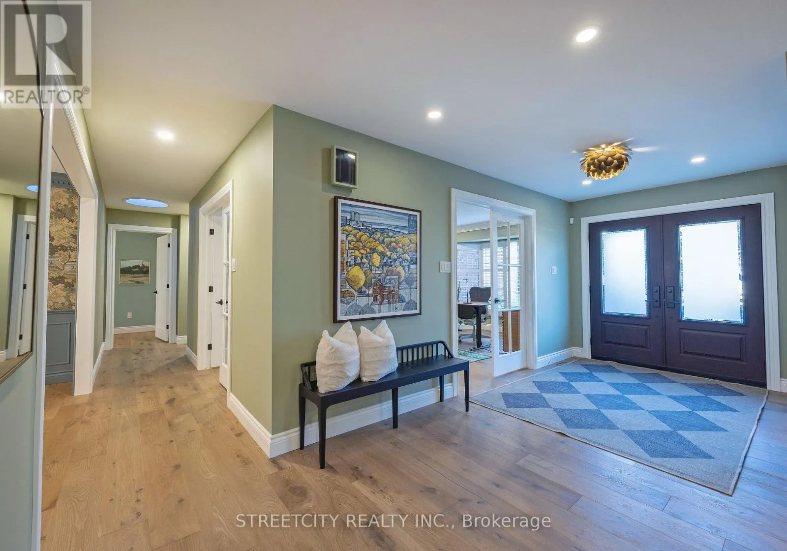 46 FOXBOROUGH GROVE