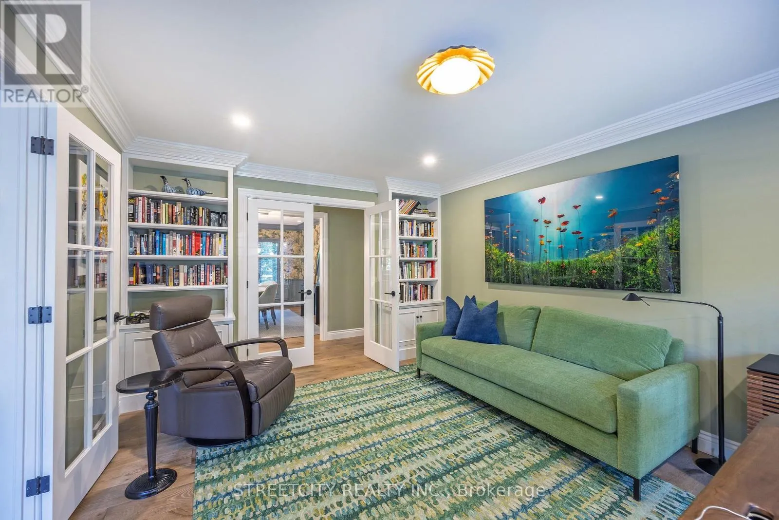 46 FOXBOROUGH GROVE