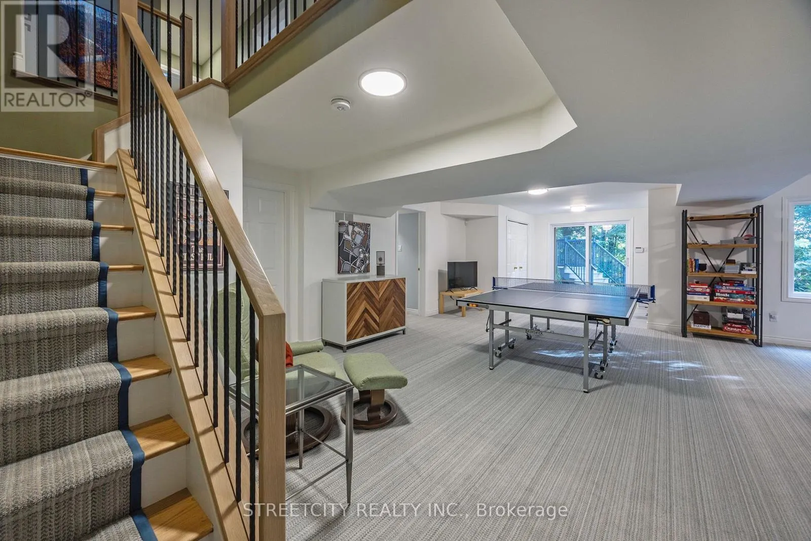 46 FOXBOROUGH GROVE