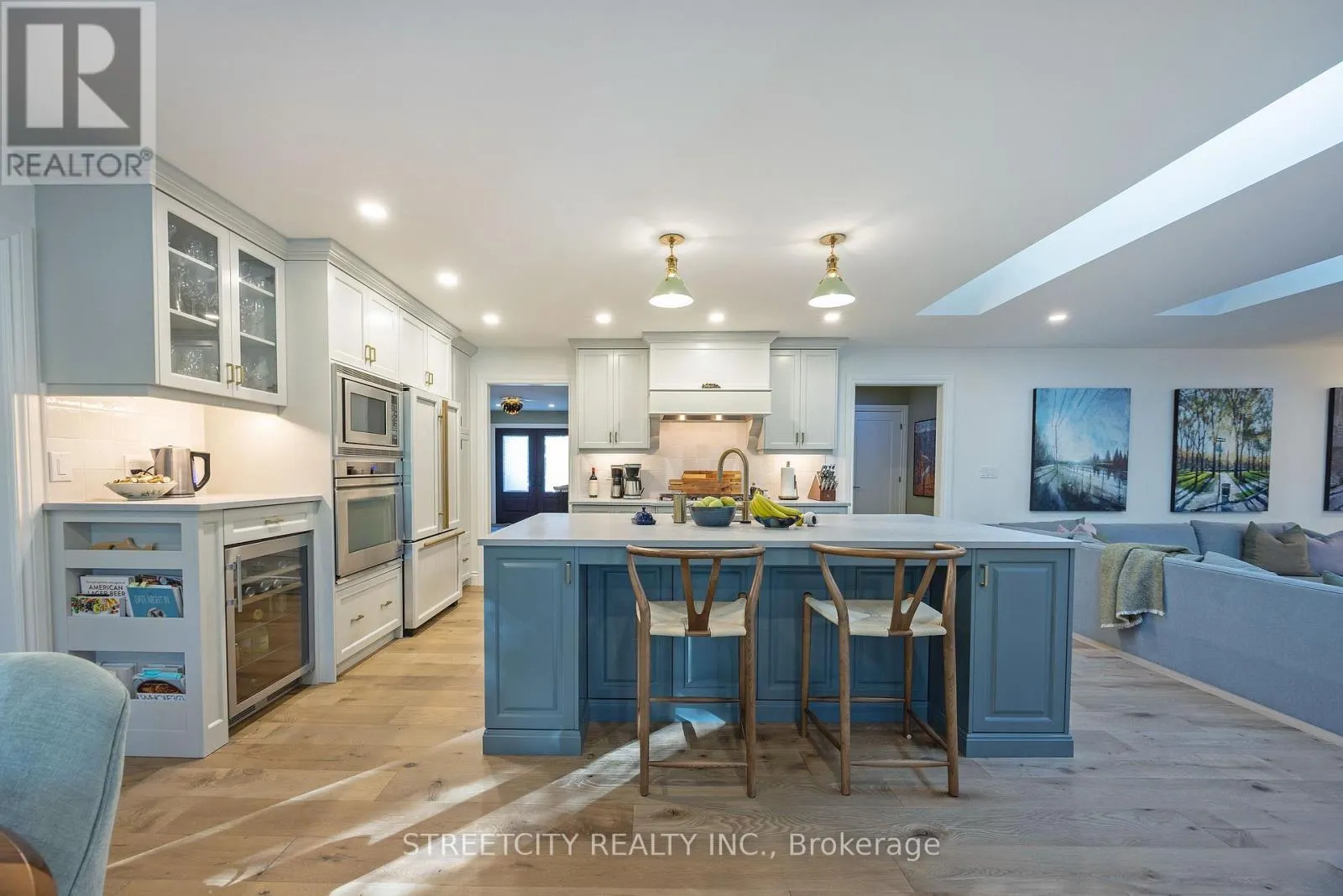 46 FOXBOROUGH GROVE